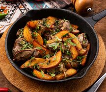 Жареный картофель с куриной печенью