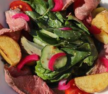 С ростбифом, картофелем и солеными груздями