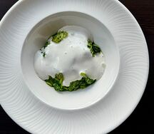 Орзо с креветками, брокколи и сырным соусом