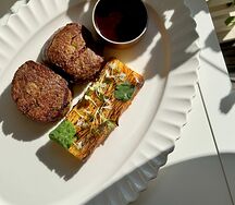 Медальоны из мраморной говядины