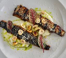 Скумбрия унаги на гриле с кремом из цветной капусты