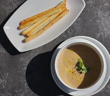 Крем-суп из белых грибов с гриссини