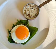 Бифштекс с яйцом 