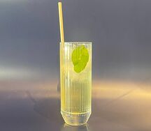 Лимонад Фейхоа-земляника собственного приготовления