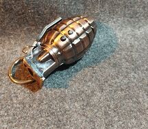 Граната брелок