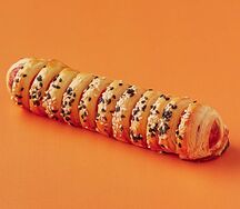 Сосиска с сыром в слоеном тесте