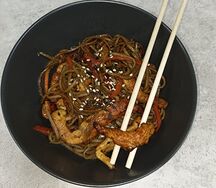 Лапша соба с курицей