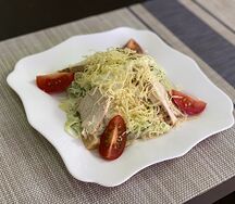 Салат Цезарь с курицей