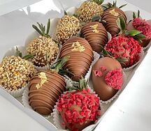 Набор клубники в шоколаде Малиновый эстетик