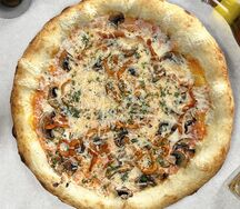 Пицца с кальмаром