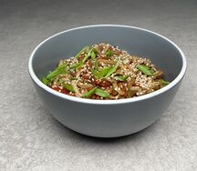 Удон с курицей в фирменном соусе