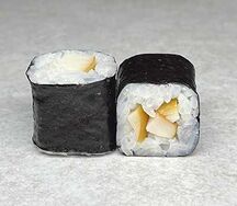 Ролл с копченым кальмаром