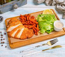 Шницель куриный с бататом фри