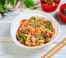 Вок с говядиной в соусе терияки