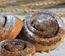 Булочка с маком