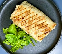 Скрэмбл с грибами и овощами в лаваше vegan