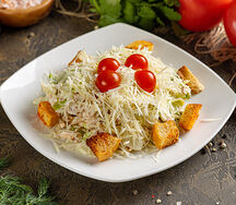 Салат Цезарь с курицей