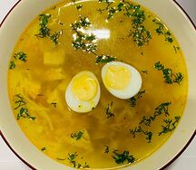 Суп-лапша с курицей и перепелиным яйцом