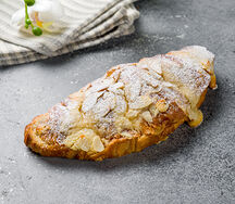 Круассан с миндальным кремом