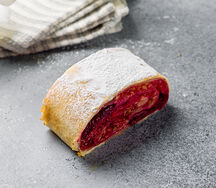 Штрудель с вишней