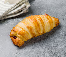 Круассан с малиновой начинкой