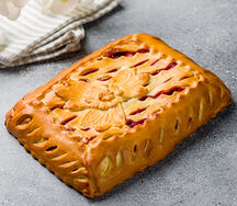 Пирог с творогом и малиной