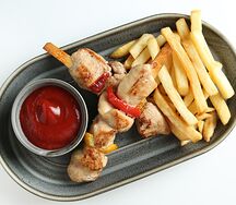 Шашлычок куриный с картофелем фри