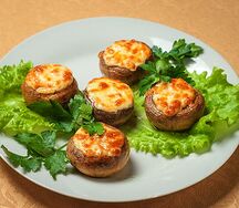Фаршированные шляпки шампиньонов