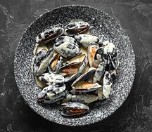 Мидии в сливочном соусе блю чиз