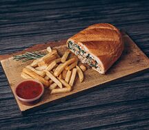 Шашлык из куриной мякоти в батоне