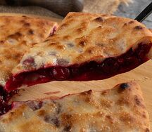 Осетинский сладкий пирог с вишней