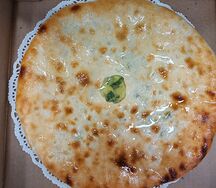 Пирог с сыром и зеленым луком