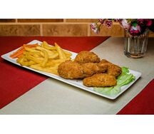 Крылья баффало с овощами и соусом Блю чиз