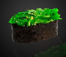 Гункан с салатом чука