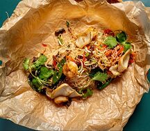 Мьен Сао с креветками и кальмаром