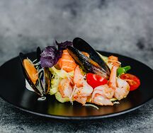 Цезарь с морепродуктами
