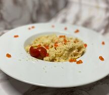 Феттуччине с лососем и икрой