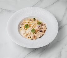 Лингвини с морепродуктами в сливочном соусе