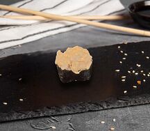 Гункан с гребешком