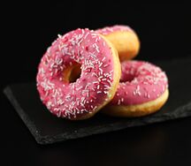 Донат Ягодный микс с начинкой