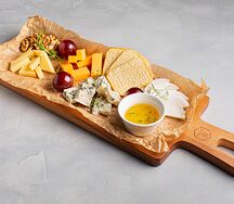 Сырная тарелка, на самом деле фарфоровая