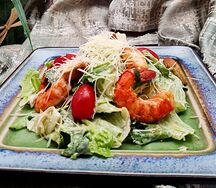 Салат Цезарь с аргентинскими креветками