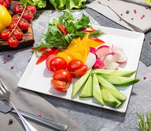 Свежие овощи с зеленью