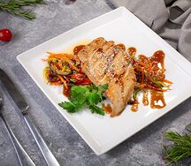 Куриная грудка с овощами по-тайски