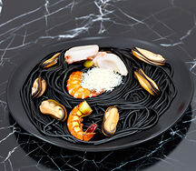 Паста черная из чернил каракатицы с морепродуктами