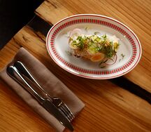 Бутерброд с копчёной треской и домашним соусом