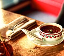 Борщ с мильфеем из смальца