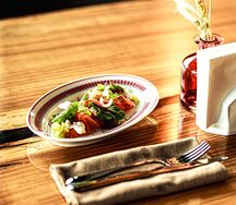 Лосось слабой соли с землей из бородинского хлеба