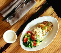 Драники с копченой треской и заправленным салатом