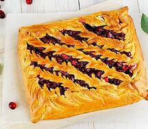 Пирог постный с клюквой